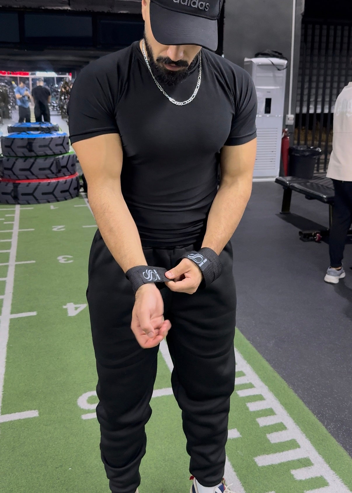 Compression shirt + Jogger + Straps